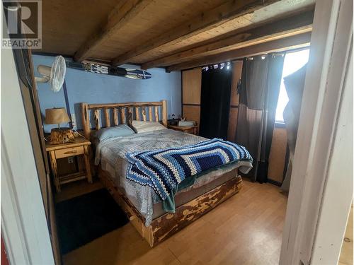 7780 Bentley Road, Anglemont, BC - Indoor Photo Showing Bedroom