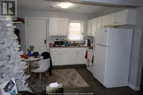 2558 Lloyd George Boulevard, Windsor, ON - Indoor Photo Showing Kitchen
