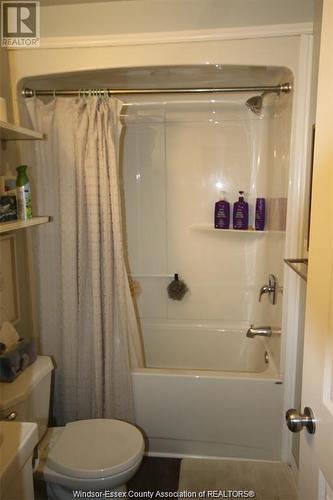2558 Lloyd George Boulevard, Windsor, ON - Indoor Photo Showing Bathroom