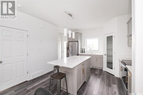 5206 Squires Road, Regina, SK - Indoor Photo Showing Kitchen With Upgraded Kitchen