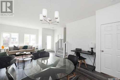 5206 Squires Road, Regina, SK - Indoor Photo Showing Living Room