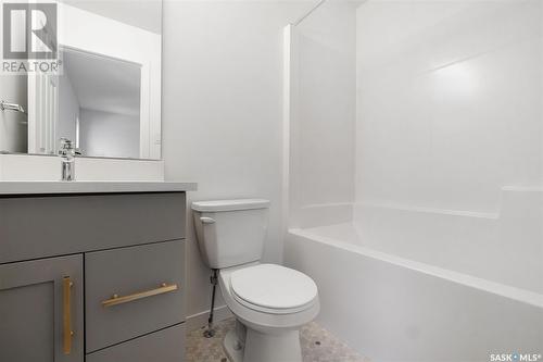 5206 Squires Road, Regina, SK - Indoor Photo Showing Bathroom