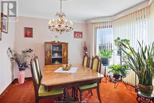 4664 Howard Avenue, Windsor, ON - Indoor Photo Showing Dining Room