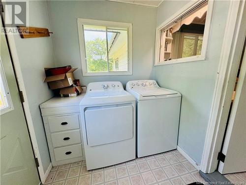 87 Hospital Street, Bath, NB - Indoor Photo Showing Laundry Room