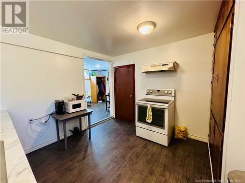 87 Hospital Street, Bath, NB - Indoor Photo Showing Kitchen