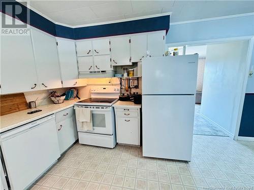 87 Hospital Street, Bath, NB - Indoor Photo Showing Kitchen