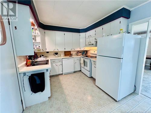 87 Hospital Street, Bath, NB - Indoor Photo Showing Kitchen With Double Sink