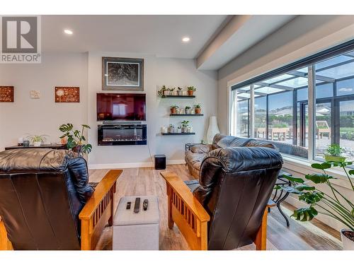 918 9 Avenue, Vernon, BC - Indoor