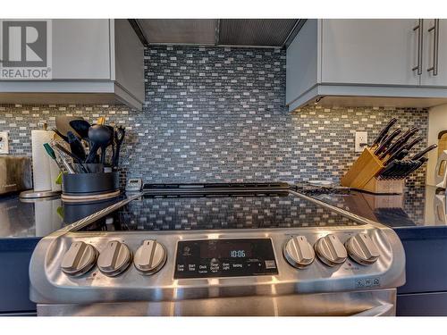 918 9 Avenue, Vernon, BC - Indoor Photo Showing Kitchen