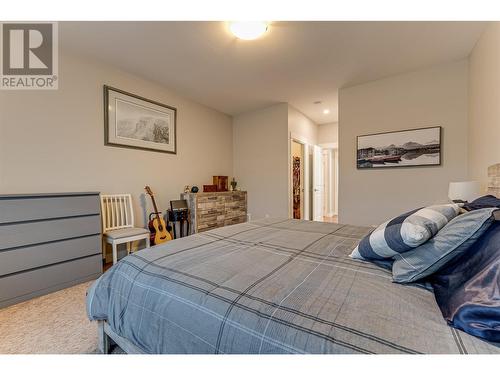 918 9 Avenue, Vernon, BC - Indoor Photo Showing Bedroom