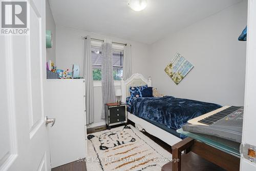 51 Almond Road, London, ON - Indoor Photo Showing Bedroom