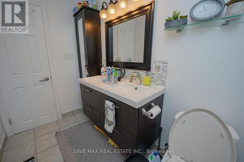 51 Almond Road, London, ON - Indoor Photo Showing Bathroom