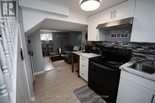 51 Almond Road, London, ON - Indoor Photo Showing Kitchen