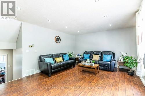 M7 - 444 Stone Church Road W, Hamilton (Gilkson), ON - Indoor Photo Showing Living Room