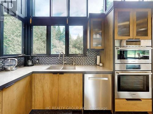 7779 Concession 2, Uxbridge, ON - Indoor Photo Showing Kitchen