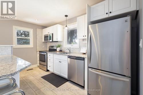 2315 Mount Forest Drive, Burlington, ON - Indoor Photo Showing Kitchen