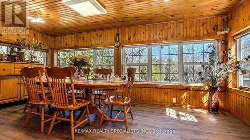 17130 The Gore Road, Caledon (Caledon East), ON - Indoor Photo Showing Dining Room