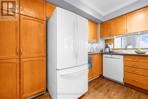 702 - 320 Mill Street S, Brampton, ON - Indoor Photo Showing Kitchen