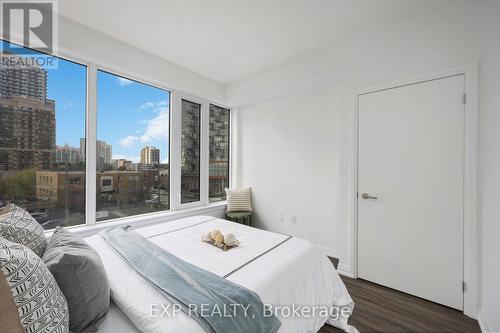 303 - 75 Canterbury Place, Toronto (Newtonbrook West), ON - Indoor Photo Showing Bedroom