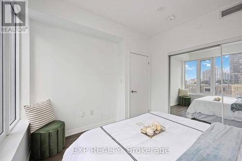 303 - 75 Canterbury Place, Toronto (Newtonbrook West), ON - Indoor Photo Showing Bedroom