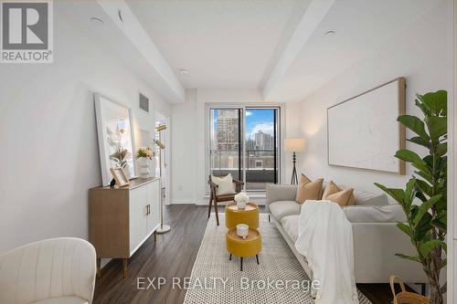 303 - 75 Canterbury Place, Toronto (Newtonbrook West), ON - Indoor Photo Showing Living Room