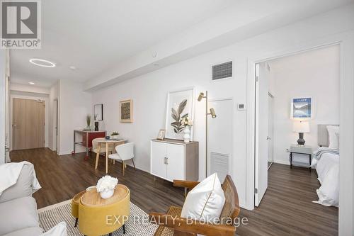 303 - 75 Canterbury Place, Toronto (Newtonbrook West), ON - Indoor Photo Showing Living Room