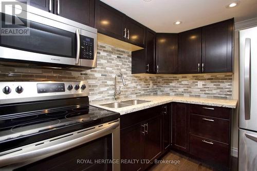 210 Wilson Road S, Oshawa (Central), ON - Indoor Photo Showing Kitchen With Double Sink With Upgraded Kitchen