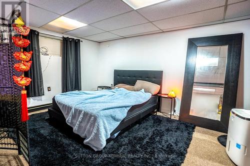 138 Gradwell Drive W, Toronto, ON - Indoor Photo Showing Bedroom