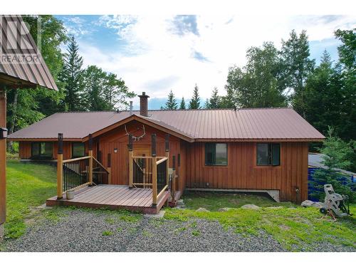 7524 Thomas Point Road, 100 Mile House, BC - Outdoor