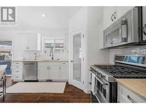 13023 Shoreline Drive, Lake Country, BC - Indoor Photo Showing Kitchen With Upgraded Kitchen