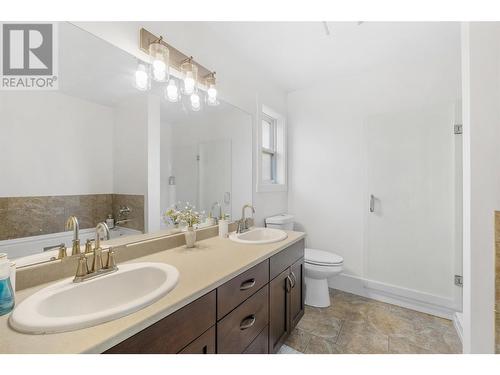 13023 Shoreline Drive, Lake Country, BC - Indoor Photo Showing Bathroom