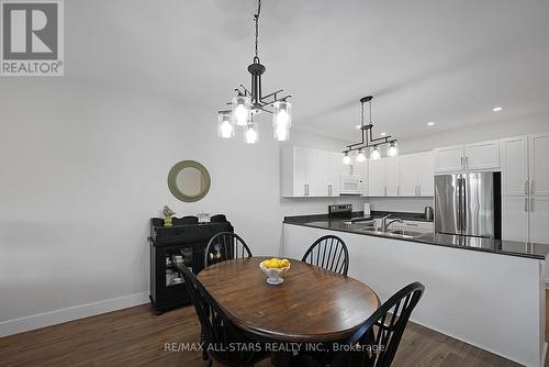 98 Bond Street N, Kawartha Lakes (Fenelon Falls), ON - Indoor Photo Showing Dining Room