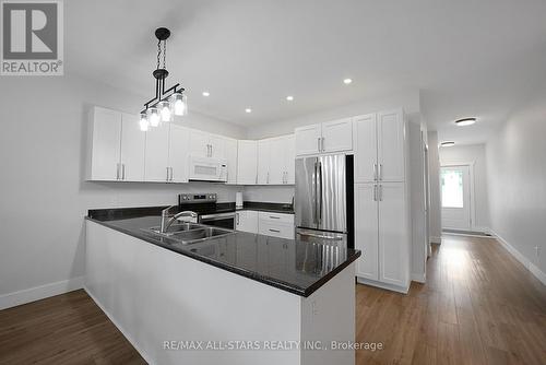 98 Bond Street N, Kawartha Lakes (Fenelon Falls), ON - Indoor Photo Showing Kitchen With Double Sink