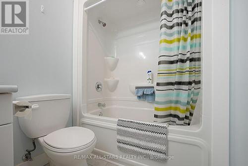 98 Bond Street E, Kawartha Lakes (Fenelon Falls), ON - Indoor Photo Showing Bathroom