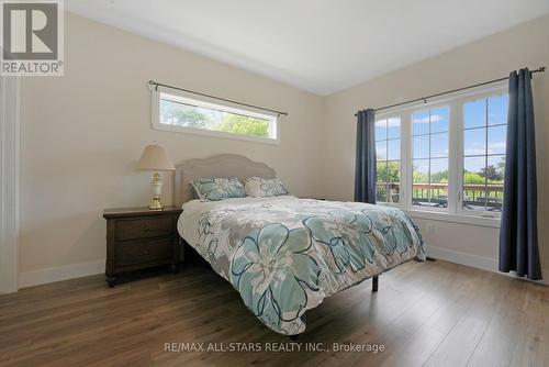 98 Bond Street E, Kawartha Lakes (Fenelon Falls), ON - Indoor Photo Showing Bedroom