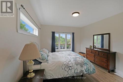 98 Bond Street N, Kawartha Lakes (Fenelon Falls), ON - Indoor Photo Showing Bedroom