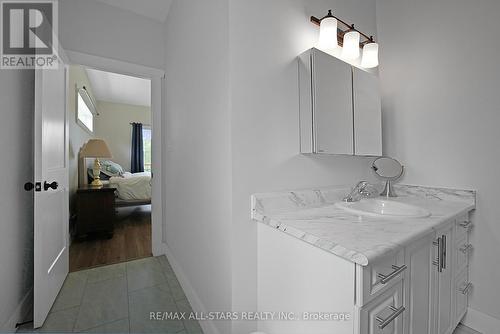 98 Bond Street E, Kawartha Lakes (Fenelon Falls), ON - Indoor Photo Showing Laundry Room