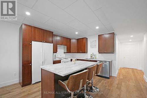 98 Bond Street E, Kawartha Lakes (Fenelon Falls), ON - Indoor Photo Showing Kitchen