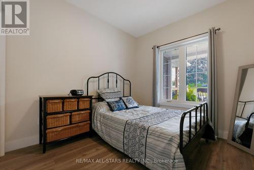 98 Bond Street E, Kawartha Lakes (Fenelon Falls), ON - Indoor Photo Showing Bedroom