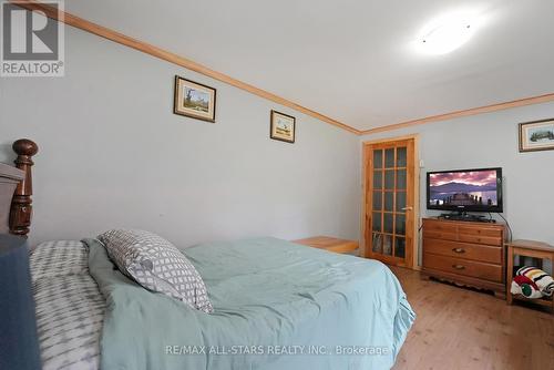 24 River Road, Kawartha Lakes, ON - Indoor Photo Showing Bedroom