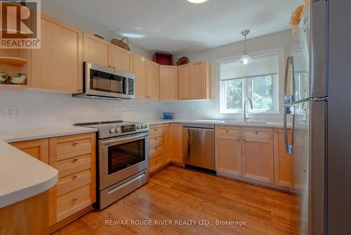 7560 Bamsey Drive, Hamilton Township, ON - Indoor Photo Showing Kitchen