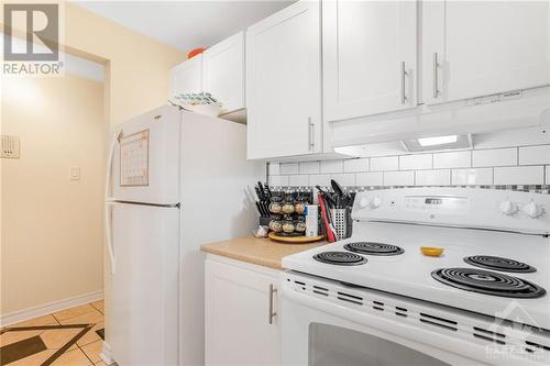 6376 Bilberry Drive Unit#410, Ottawa, ON - Indoor Photo Showing Kitchen