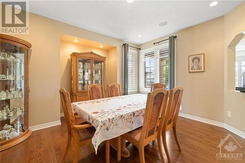 810 Pinnacle Street, Ottawa, ON - Indoor Photo Showing Dining Room