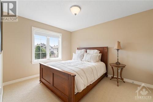 810 Pinnacle Street, Ottawa, ON - Indoor Photo Showing Bedroom