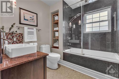 446 Mcleod Street, Ottawa, ON - Indoor Photo Showing Bathroom