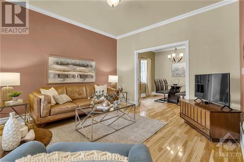 446 Mcleod Street, Ottawa, ON - Indoor Photo Showing Living Room