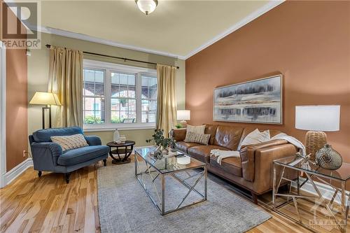 446 Mcleod Street, Ottawa, ON - Indoor Photo Showing Living Room