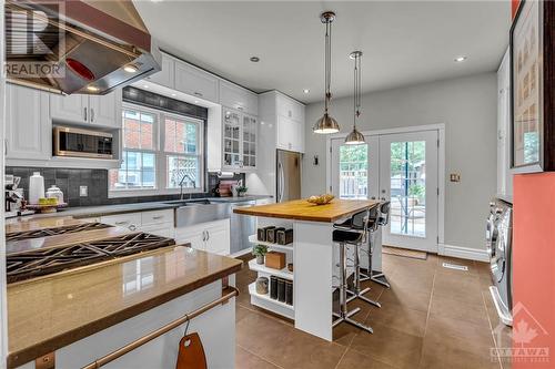 446 Mcleod Street, Ottawa, ON - Indoor Photo Showing Kitchen