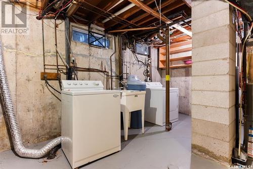4328 Garnet Street, Regina, SK - Indoor Photo Showing Laundry Room