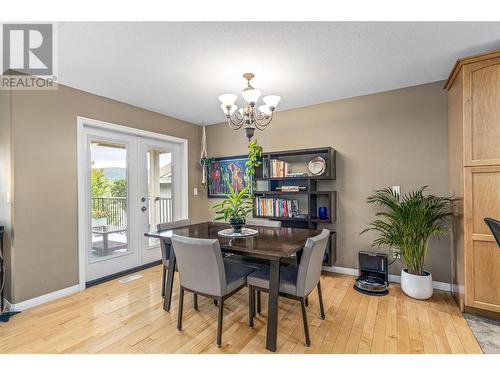 1492 Longley Crescent, Kelowna, BC - Indoor Photo Showing Dining Room